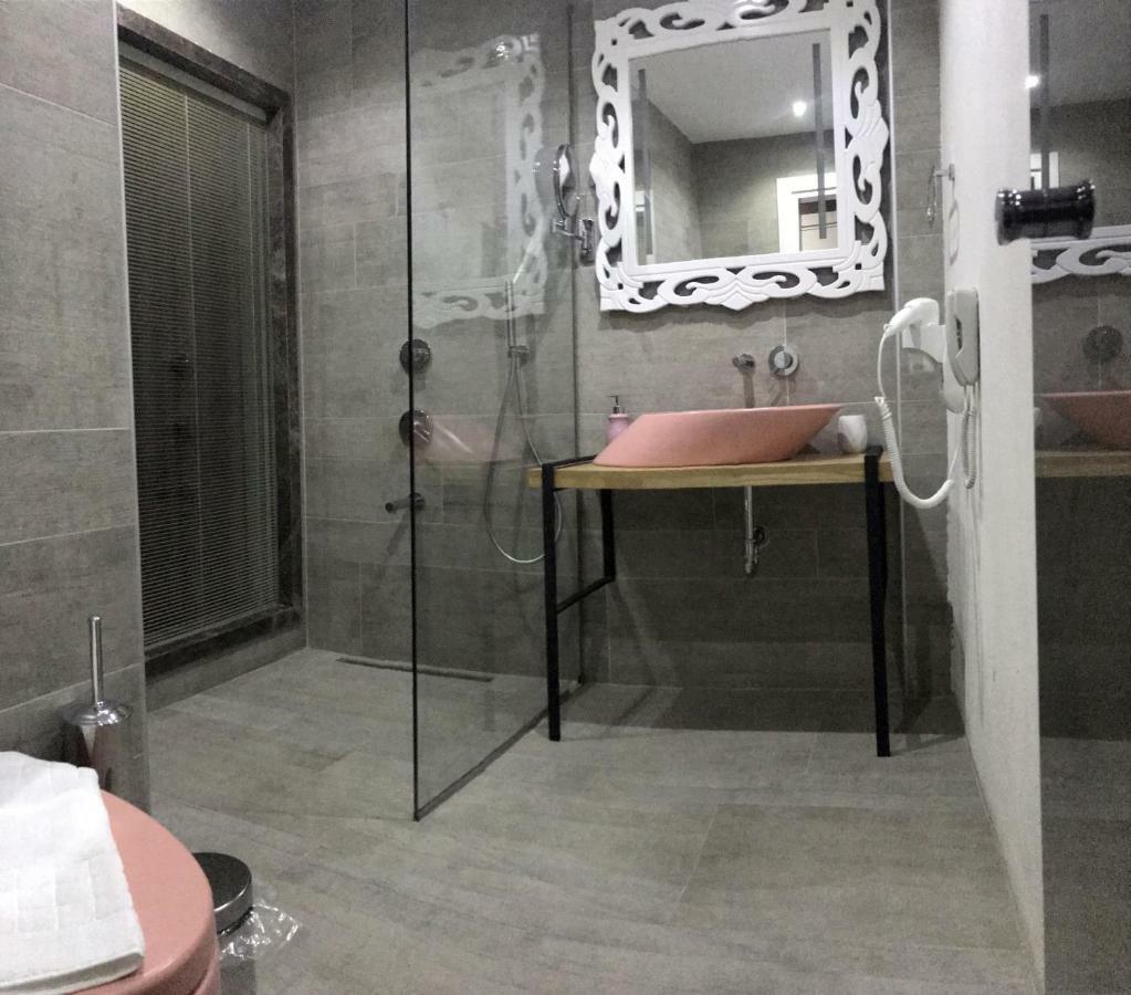 Ferush Otel Urla Exterior foto